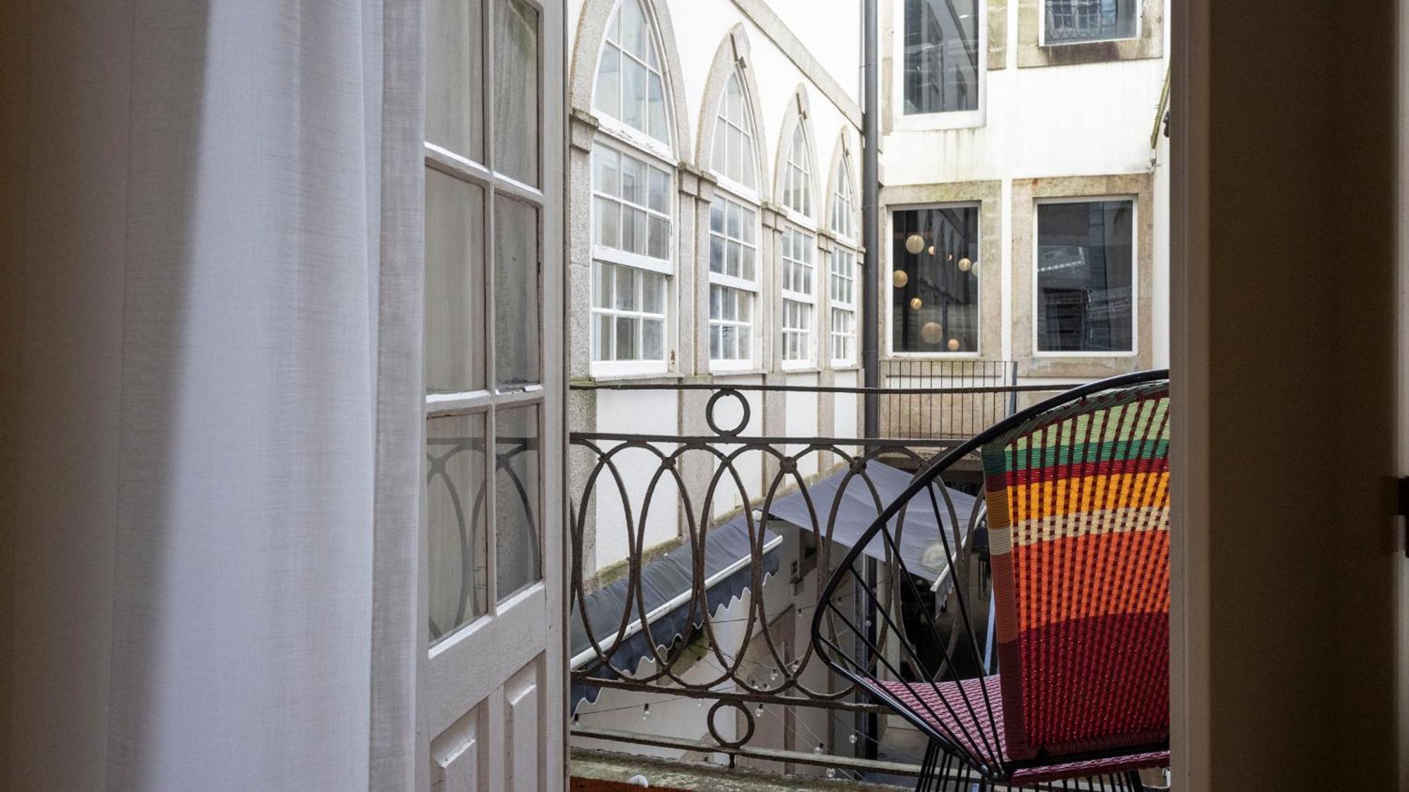 Lovelystay - Allderman Apartment - Almada 1º T ポルト エクステリア 写真