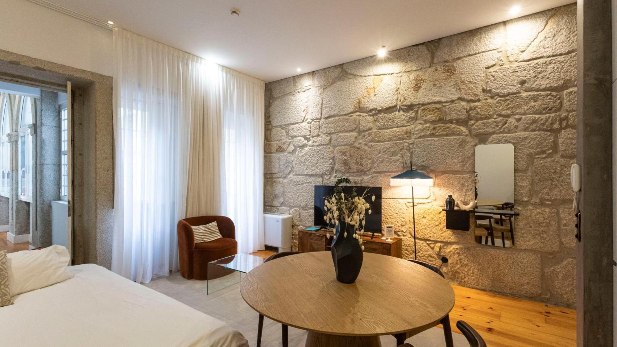 Lovelystay - Allderman Apartment - Almada 1º T ポルト エクステリア 写真