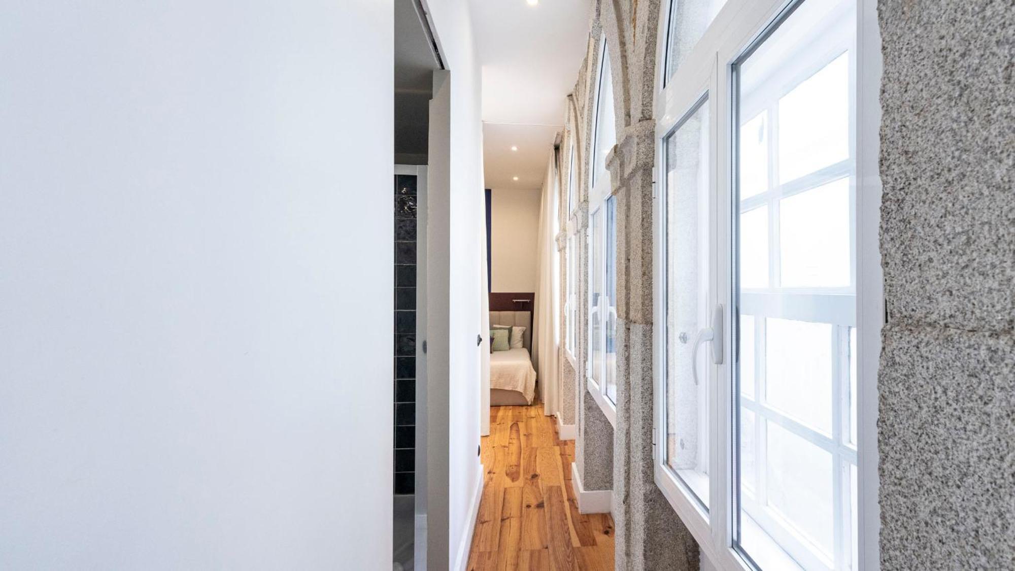 Lovelystay - Allderman Apartment - Almada 1º T ポルト エクステリア 写真