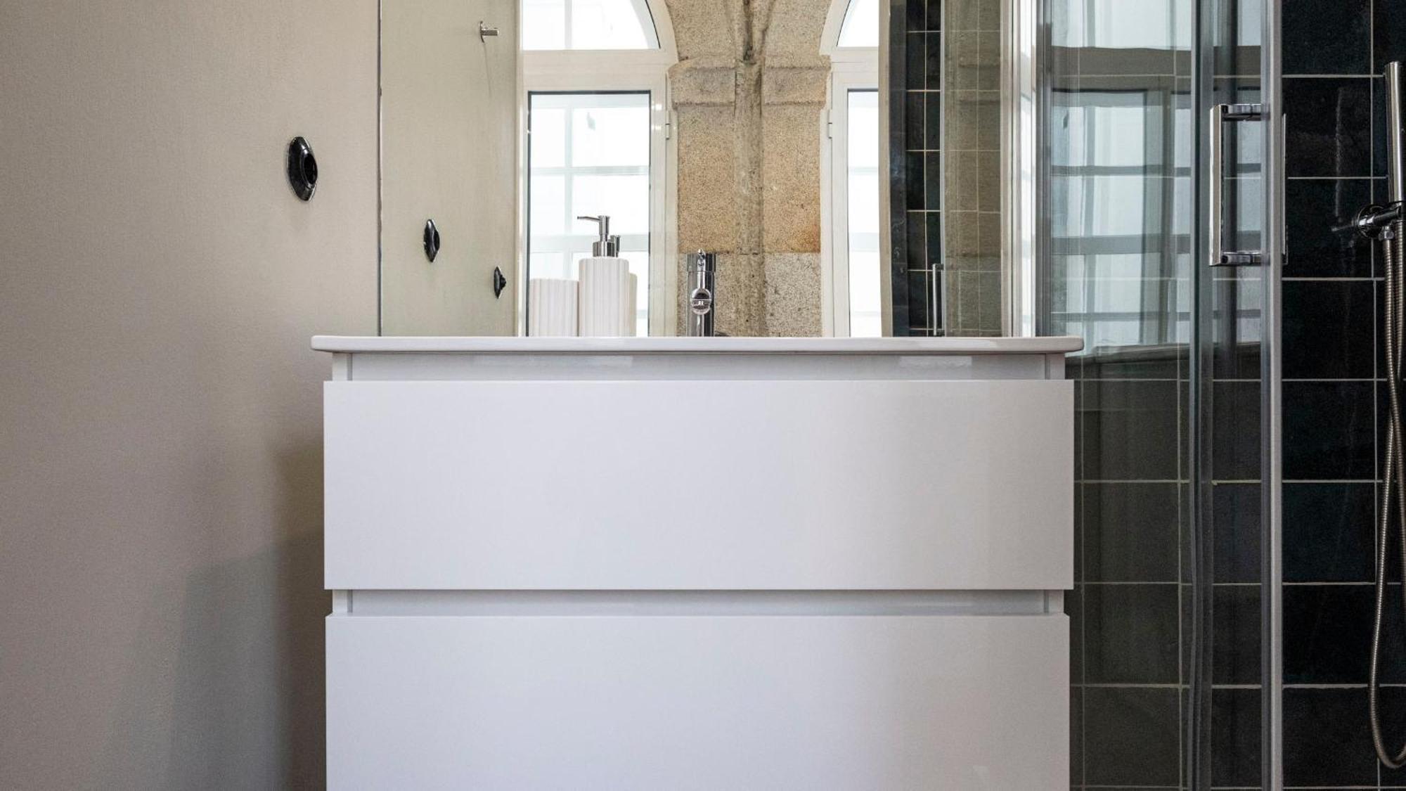 Lovelystay - Allderman Apartment - Almada 1º T ポルト エクステリア 写真